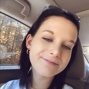 Meet your Posher, Dacey